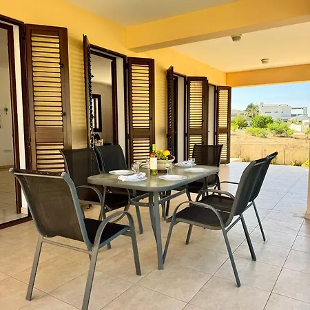 Aurora Gardens Spacious 3 Bedroom In *