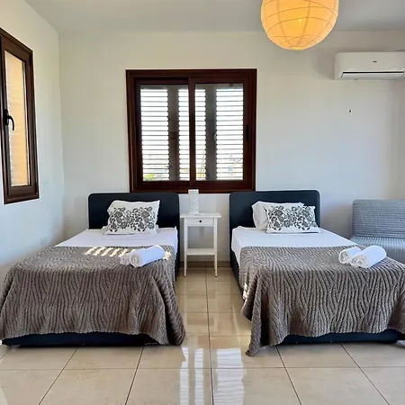 Aurora Gardens Spacious 3 Bedroom In Protaras ヴィラ