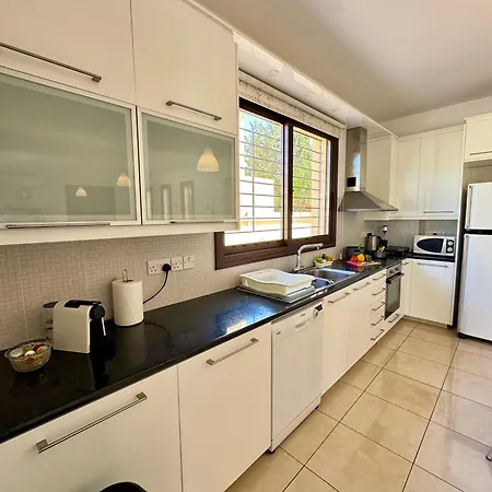 Aurora Gardens Spacious 3 Bedroom In Protaras