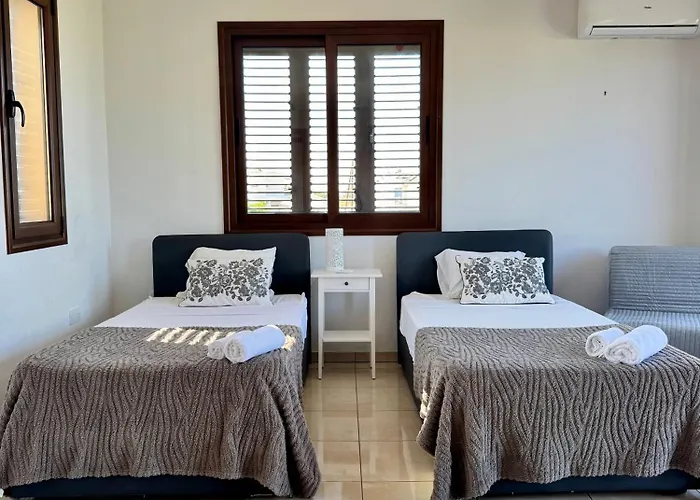 Aurora Gardens Spacious 3 Bedroom In Protaras ヴィラ