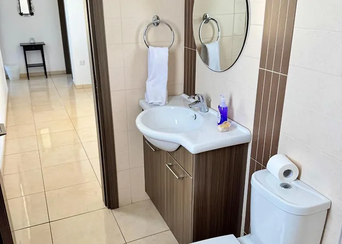 Aurora Gardens Spacious 3 Bedroom In Protaras ヴィラ *