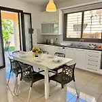 Aurora Gardens Spacious 3 Bedroom In Protaras Βίλα