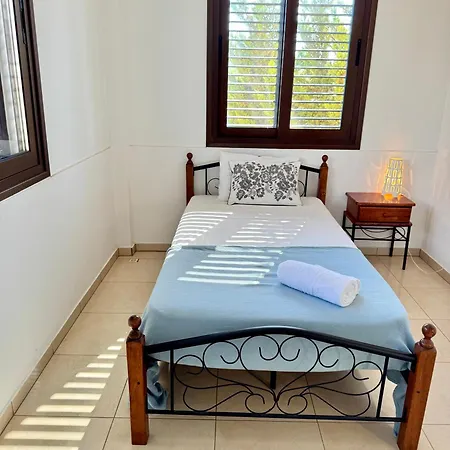 Aurora Gardens Spacious 3 Bedroom In Protaras Вилла