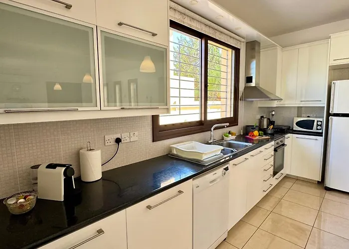 Aurora Gardens Spacious 3 Bedroom In Protaras