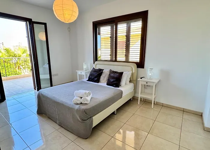 Aurora Gardens Spacious 3 Bedroom In Protaras * 파라림니