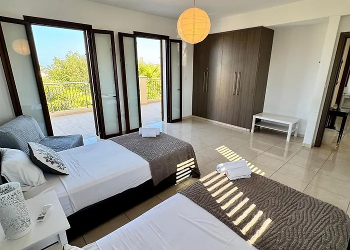 Aurora Gardens Spacious 3 Bedroom In Protaras 빌라 *