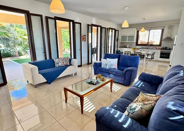 Aurora Gardens Spacious 3 Bedroom In Protaras