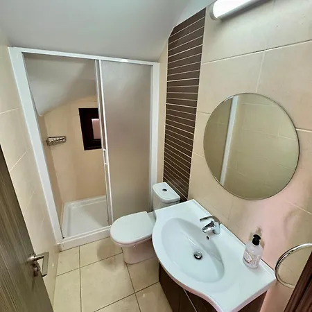 Aurora Gardens Spacious 3 Bedroom In فيلة بروتاراس