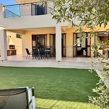 Aurora Gardens Spacious 3 Bedroom In