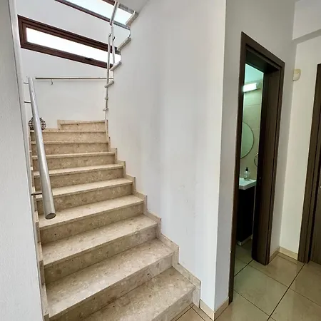 فيلة Aurora Gardens Spacious 3 Bedroom In بروتاراس